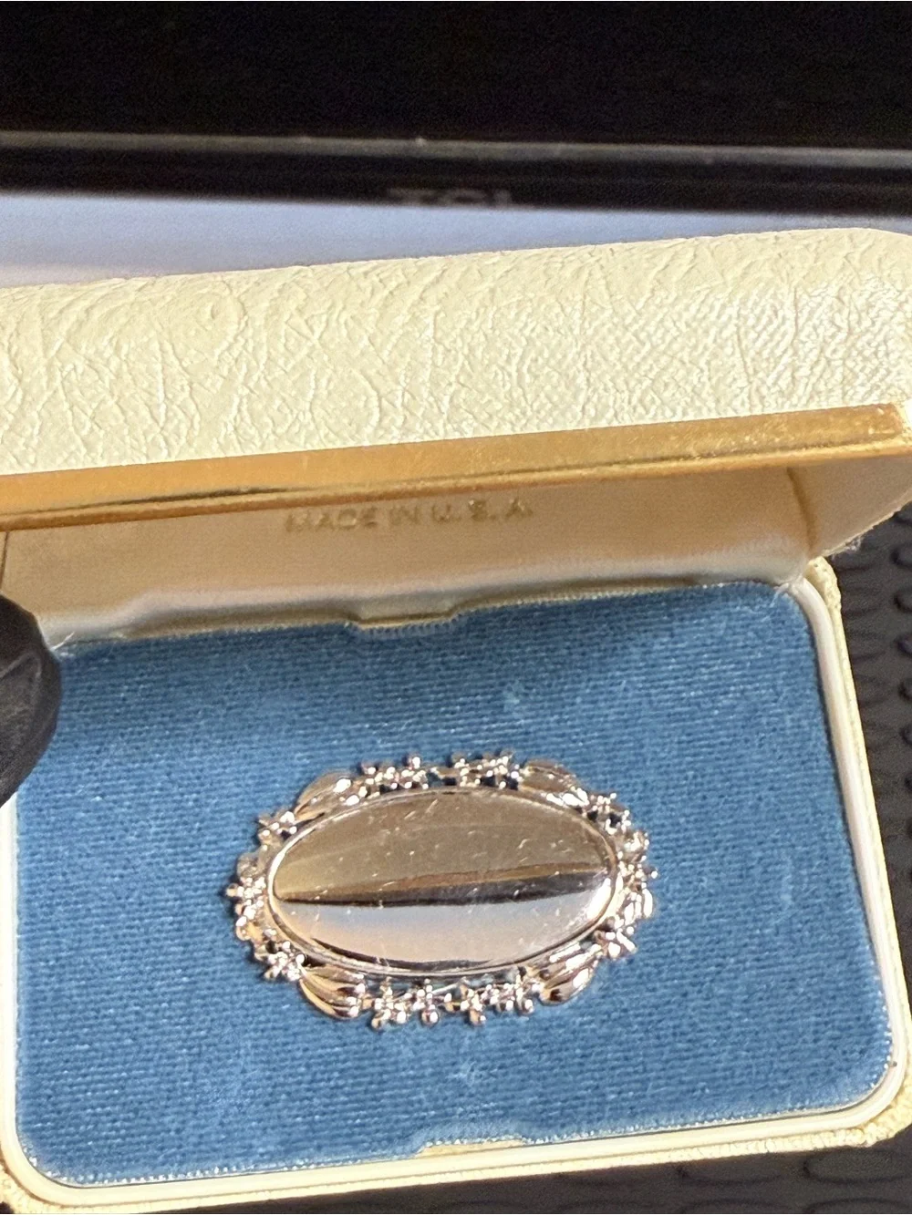 AMO Silver Oval Floral-Edge Brooch